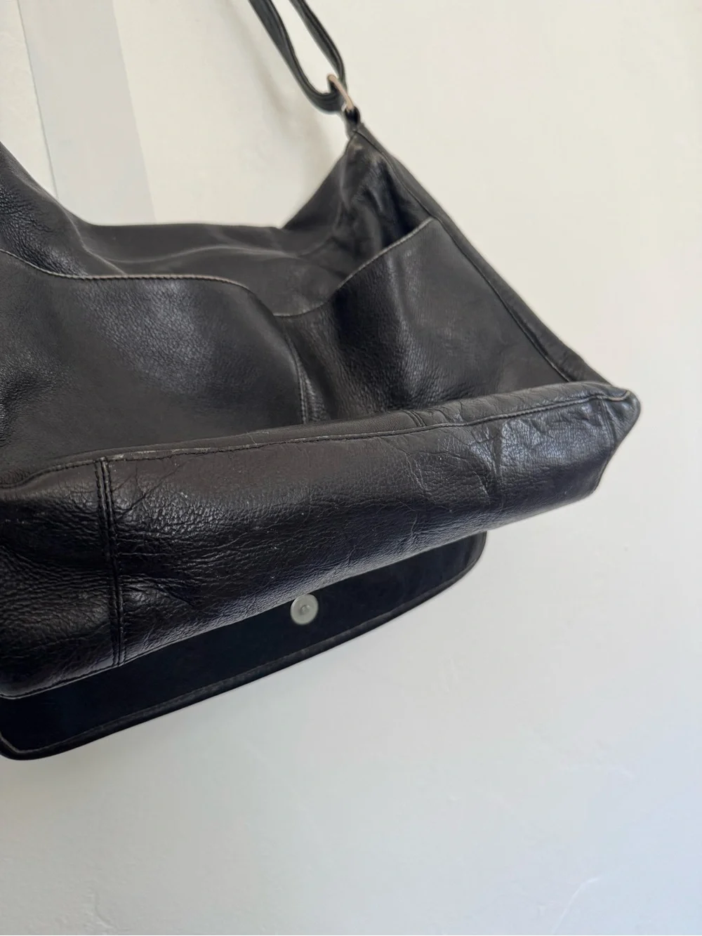 Latico Black Leather Messenger Laptop Crossbody Bag Unisex Minimal Distressed